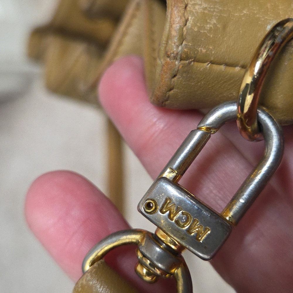 Authentic MCM Visetos Coated Canvas Heritage
Drawstring Bucket Bag Cogna… - Picture 15 of 15